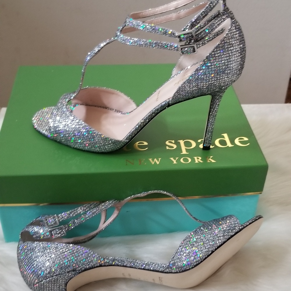 Shoe - Picture 3 of 4